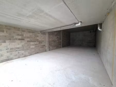 vente local d'activités 162 m²