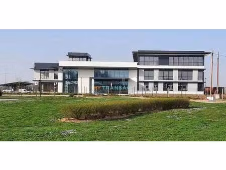 vente local d'activités 3 000 m²