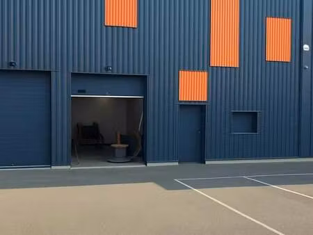 vente local d'activités 148 m²