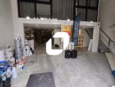 vente local d'activités 266 m²