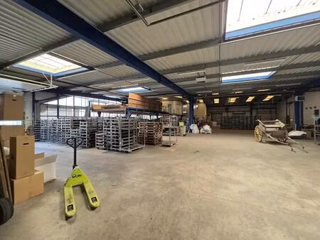 vente entrepôt beaucouzé 49070 6430m²