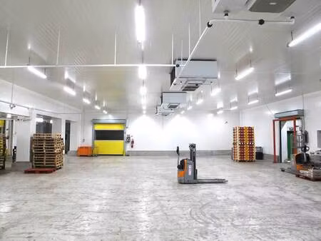 vente entrepôt cavaillon 84300 3250m²