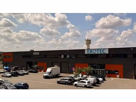 vente entrepôt 599 m²