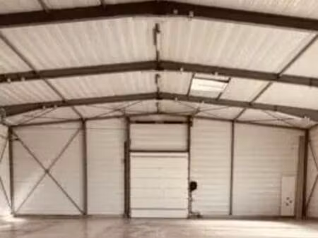 vente entrepôt 870 m²