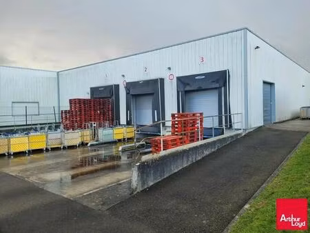 vente local d'activités 2 700 m²