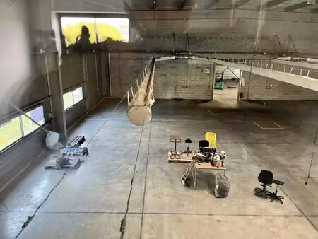 vente local d'activités 1 300 m²