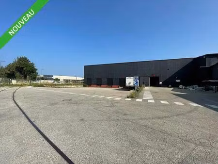 vente local d'activités 8 162 m²