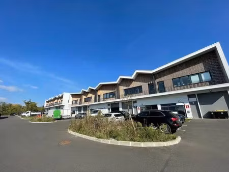 vente local d'activités 451 m² à 3 989 m²