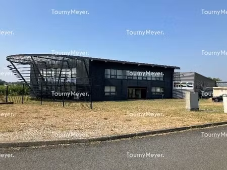 vente local d'activités 3 200 m²