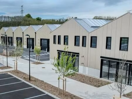 vente local d’activités toussieu 69780 236m² à 3817m²