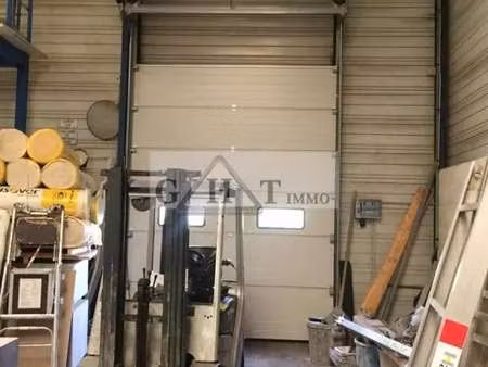 vente entrepôt 950 m²
