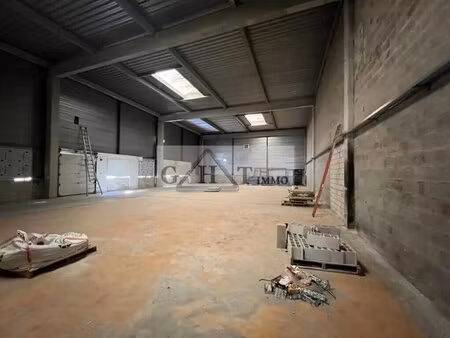 vente entrepôt 600 m²