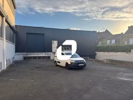 vente local d'activités 102 m² à 5 918 m²