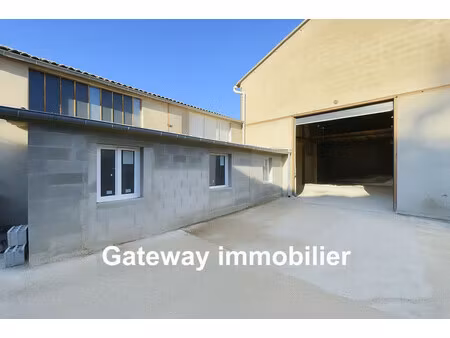 vente entrepôt 235 m²