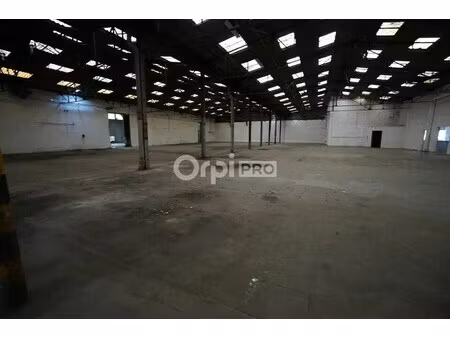 vente entrepôt 2 334 m²