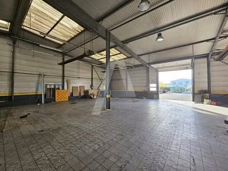 vente entrepôt 582 m²