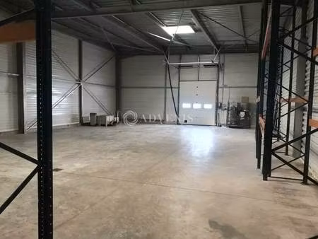 vente entrepôt 4 000 m²