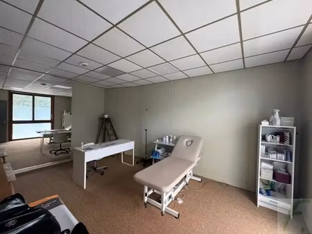 vente local d'activités 113 m²