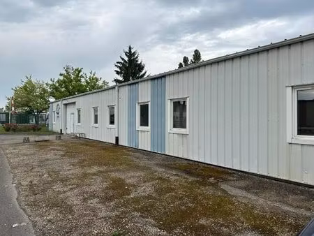 vente local d'activités 3 055 m²