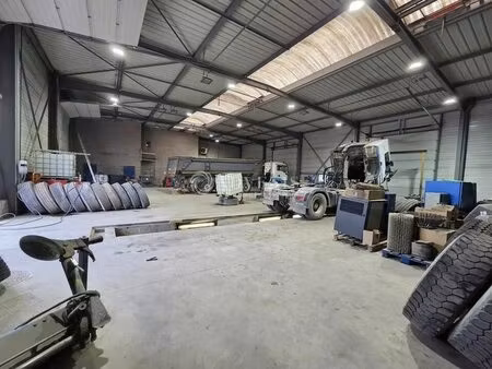vente local d'activités 912 m²