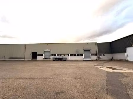 vente local d'activités 1 886 m² à 3 900 m²