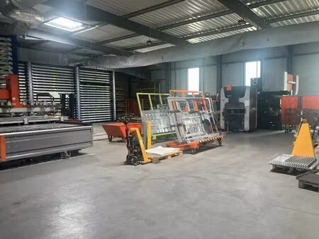 vente local d’activités crolles 38920 953m²