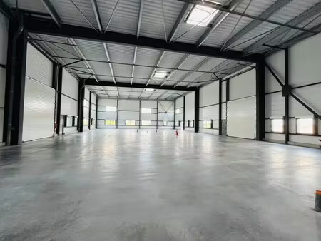 vente local d'activités 1 480 m²