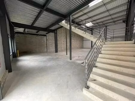 vente local d'activités 192 m² à 3 602 m²