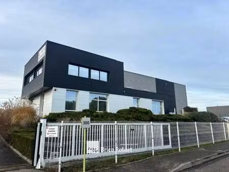 vente local d'activités 1 300 m²