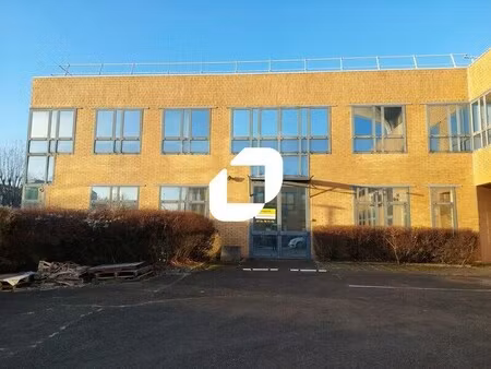 vente local d’activités montigny le bretonneux 78180 821m²
