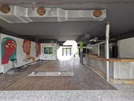 vente commerce 53 m² à 225 m²