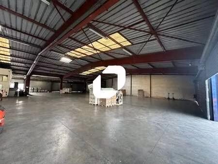 vente entrepôt 1 330 m²