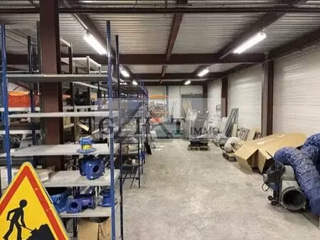 vente entrepôt 920 m²