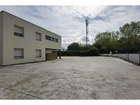 vente entrepôt 1 300 m²