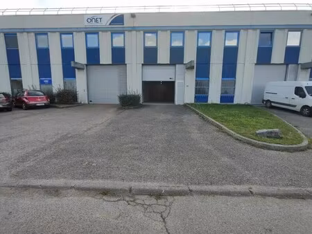 vente entrepôt 558 m²