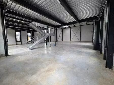 vente local d’activités bailly romainvilliers 77700 935m²