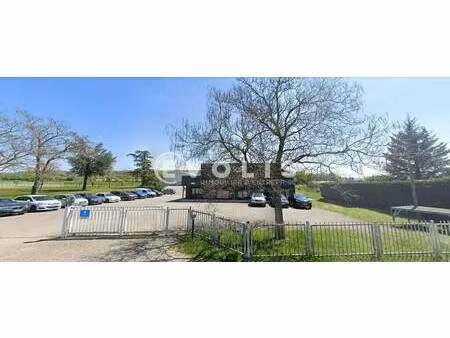 vente local d'activités 1 820 m²