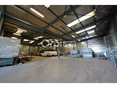 vente local d'activités 941 m²