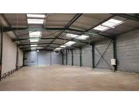 vente local d'activités 2 220 m²
