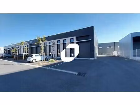 vente local d'activités 203 m² à 1 096 m²