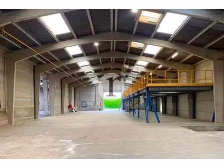 vente local d'activités 1 510 m² à 3 210 m²