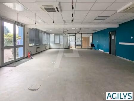 vente local d'activités 97 m² à 393 m²