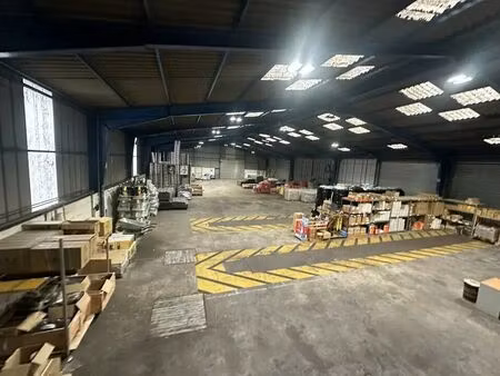 vente local d'activités 1 512 m²