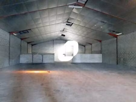 vente local d'activités 1 080 m²