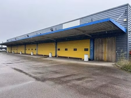 vente local d'activités 2 702 m²