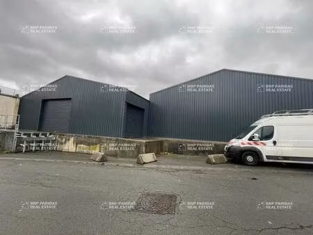 vente local d'activités 102 m² à 3 856 m²