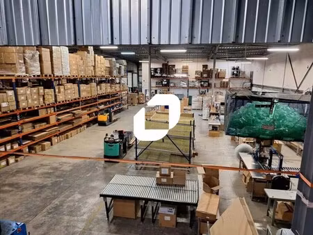 vente entrepôt 4 285 m²