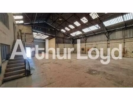 vente entrepôt 2 000 m²