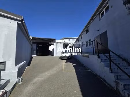 vente entrepôt 2 215 m²