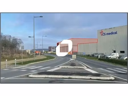 vente local d'activités 3 232 m²